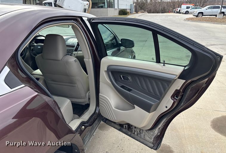image for item DX5936 2010 Ford Taurus 