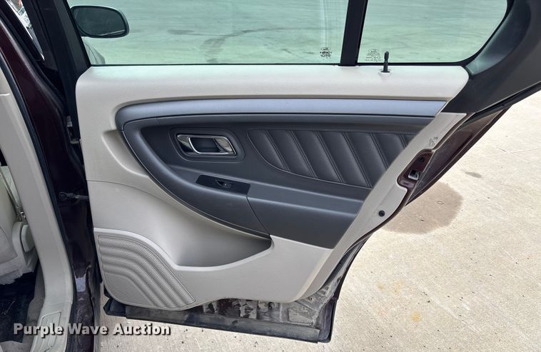 image for item DX5936 2010 Ford Taurus 