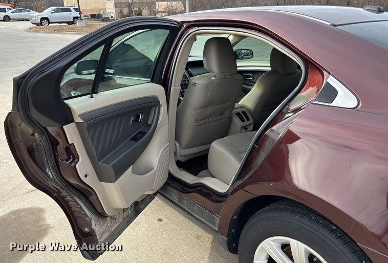 image for item DX5936 2010 Ford Taurus 