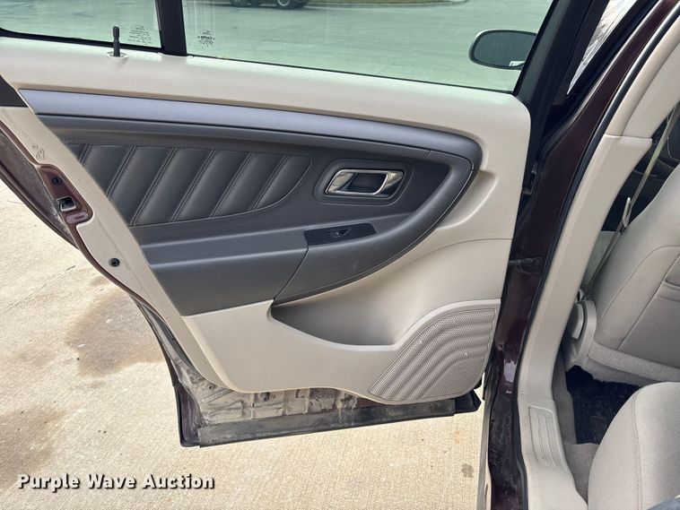 image for item DX5936 2010 Ford Taurus 