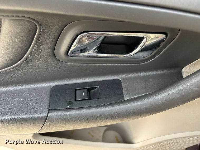 image for item DX5936 2010 Ford Taurus 