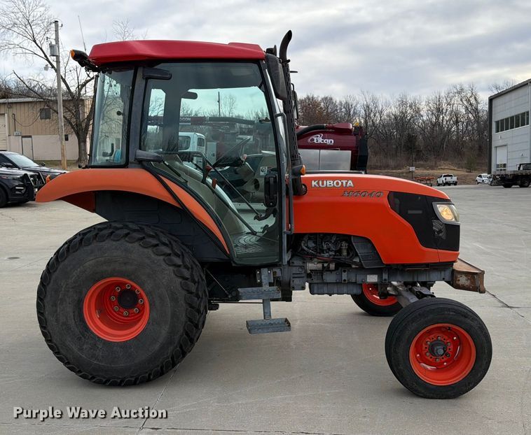 image for item DX5938 Kubota M6040F tractor