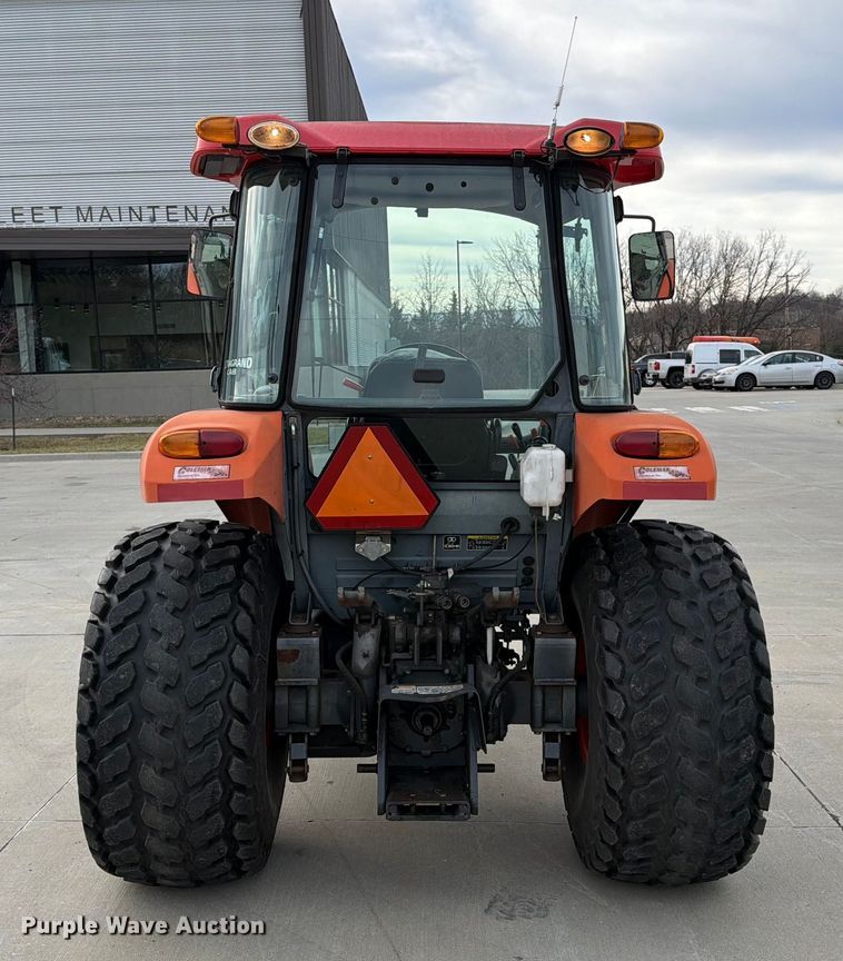 image for item DX5938 Kubota M6040F tractor