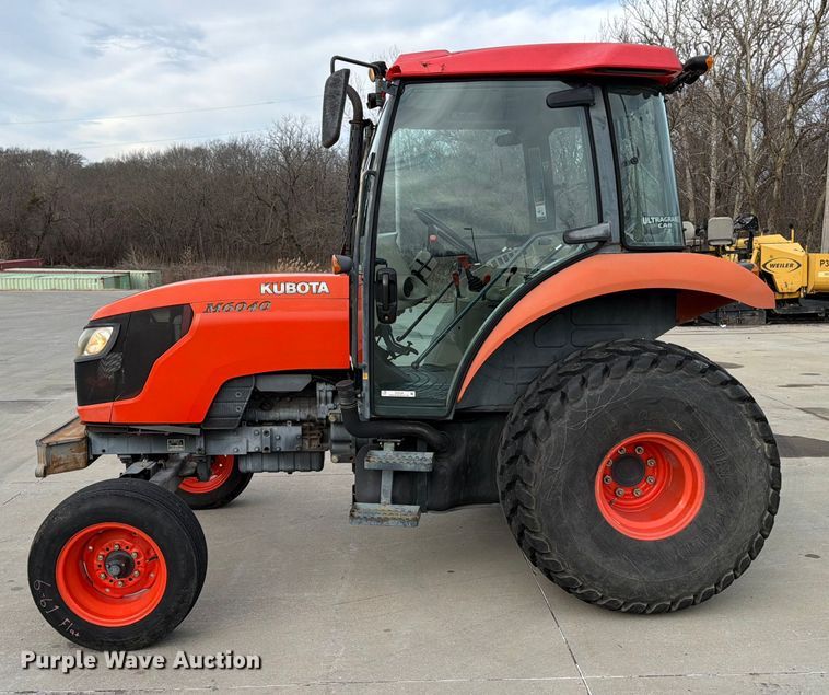 image for item DX5938 Kubota M6040F tractor