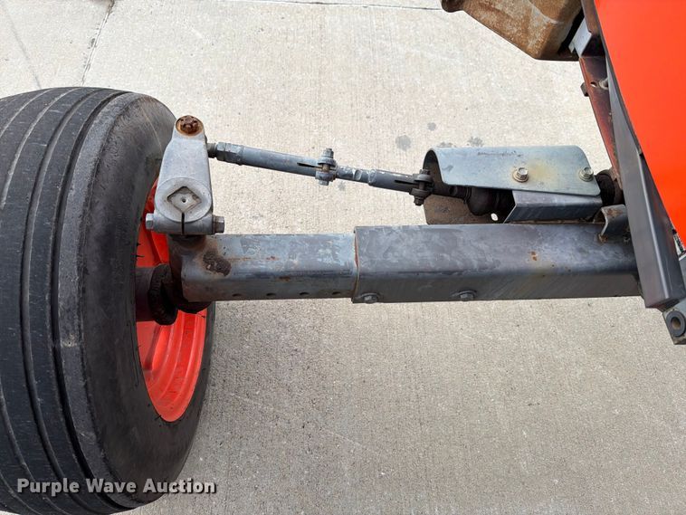 image for item DX5938 Kubota M6040F tractor