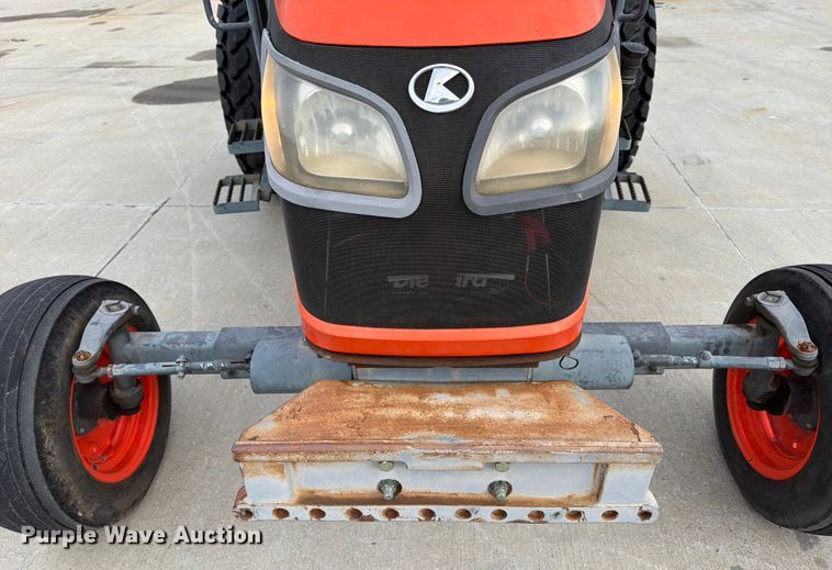 image for item DX5938 Kubota M6040F tractor