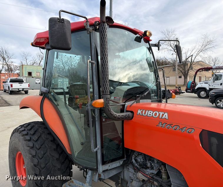 image for item DX5938 Kubota M6040F tractor