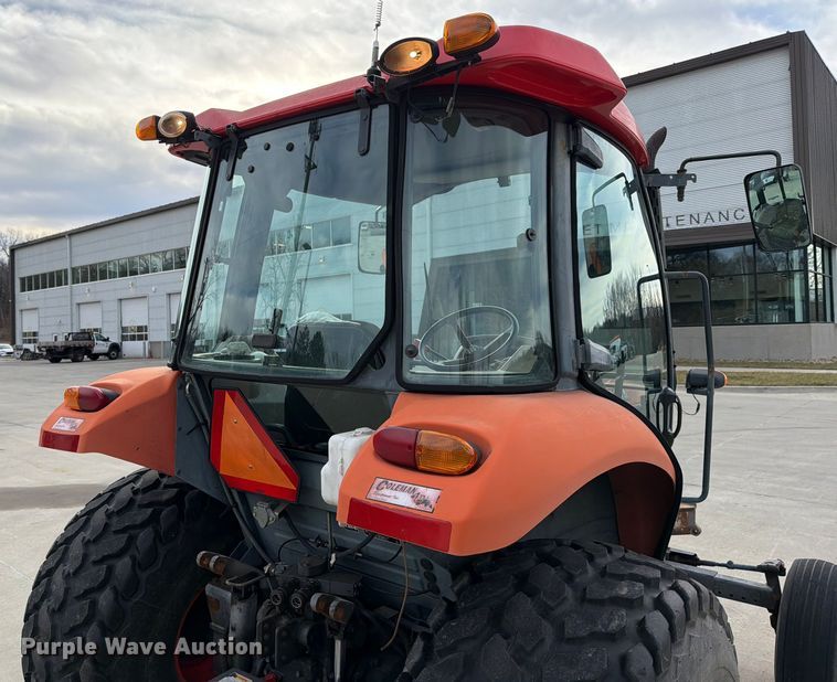 image for item DX5938 Kubota M6040F tractor