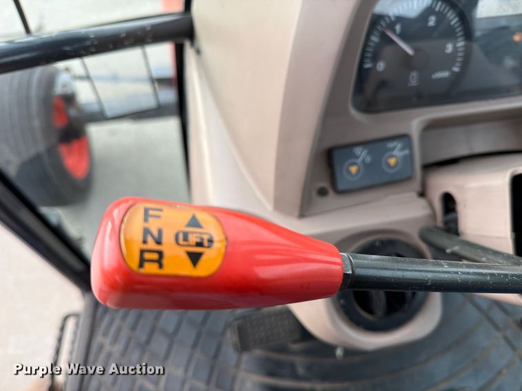 image for item DX5938 Kubota M6040F tractor