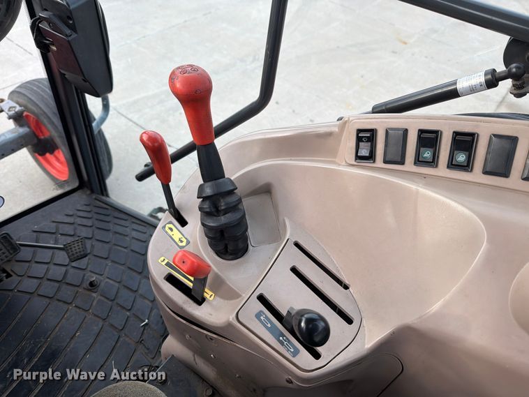 image for item DX5938 Kubota M6040F tractor