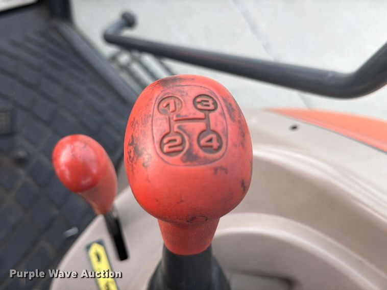 image for item DX5938 Kubota M6040F tractor