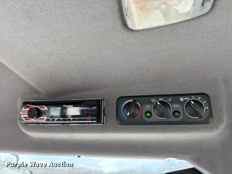 image for item DX5938 Kubota M6040F tractor