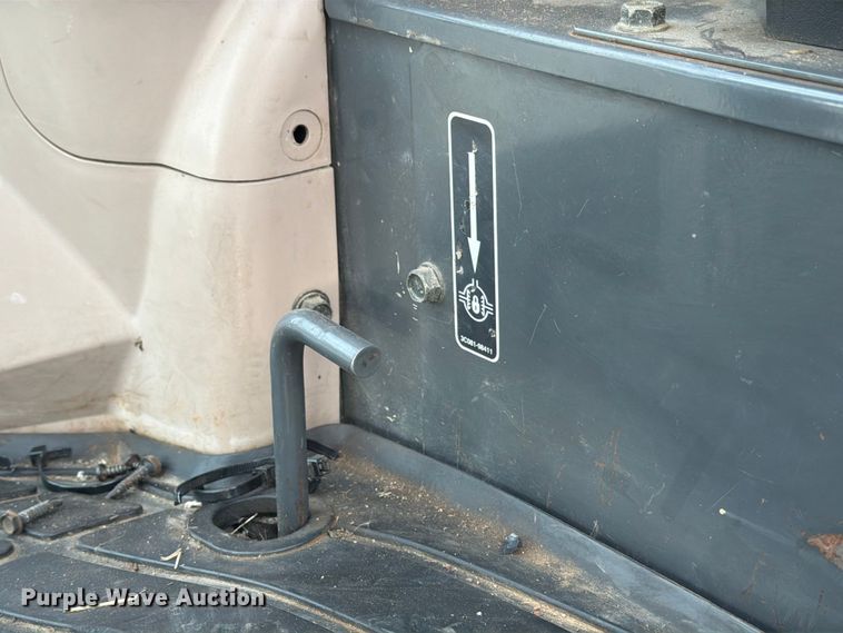 image for item DX5938 Kubota M6040F tractor