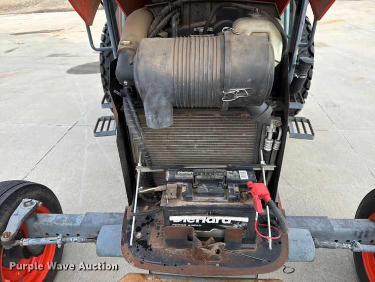 image for item DX5938 Kubota M6040F tractor