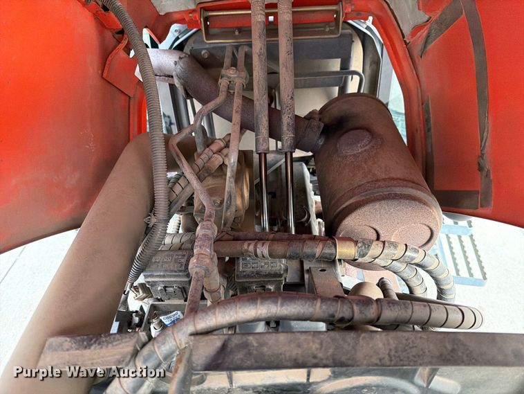 image for item DX5938 Kubota M6040F tractor