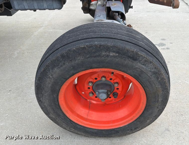 image for item DX5938 Kubota M6040F tractor