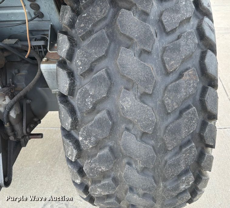 image for item DX5938 Kubota M6040F tractor