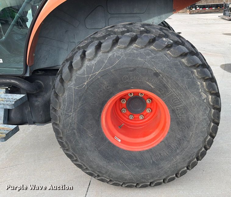 image for item DX5938 Kubota M6040F tractor