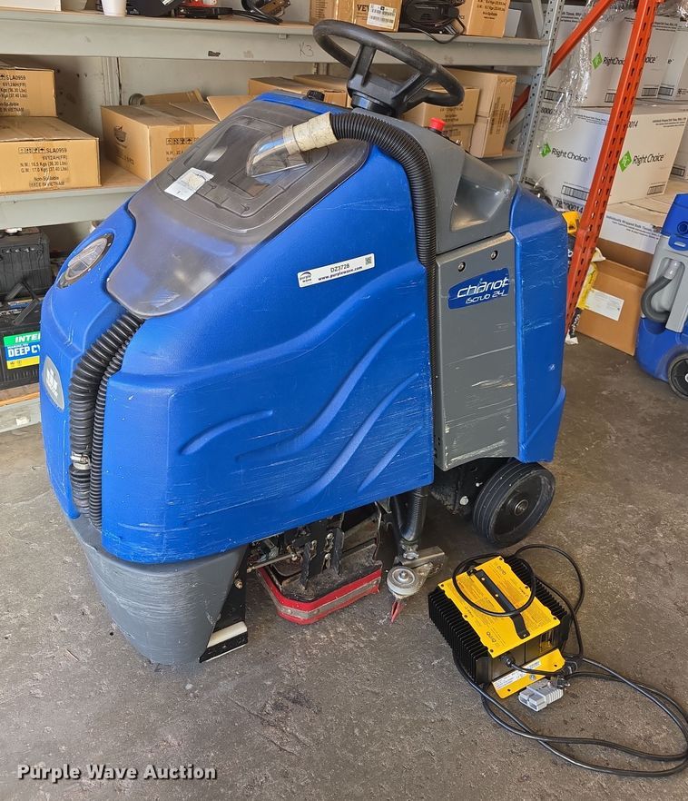 image for item DZ3728 Chariot I Scrub 24 floor scrubber