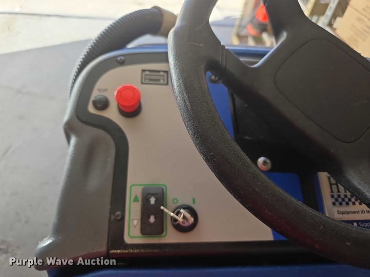 image for item DZ3728 Chariot I Scrub 24 floor scrubber