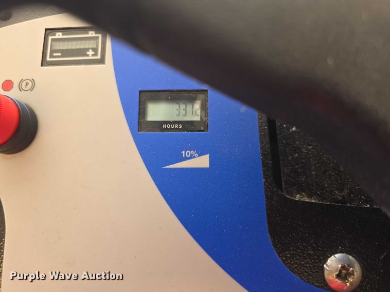 image for item DZ3728 Chariot I Scrub 24 floor scrubber