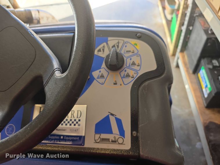 image for item DZ3728 Chariot I Scrub 24 floor scrubber