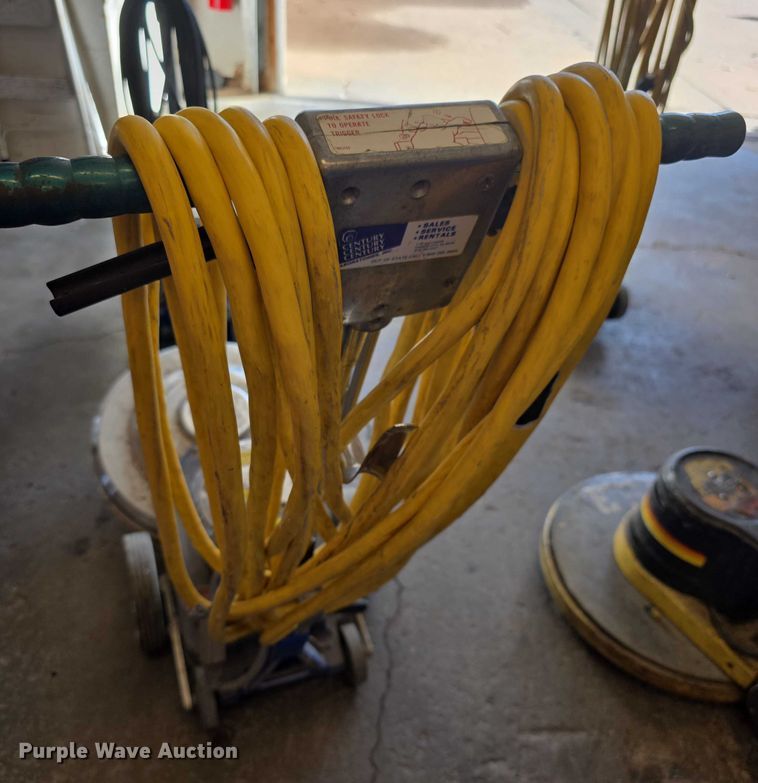 image for item DZ3730 (4) floor buffers