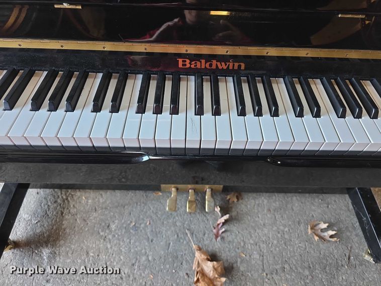 image for item DZ3739 Baldwin piano