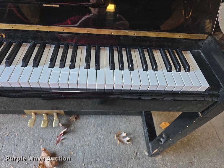 image for item DZ3739 Baldwin piano