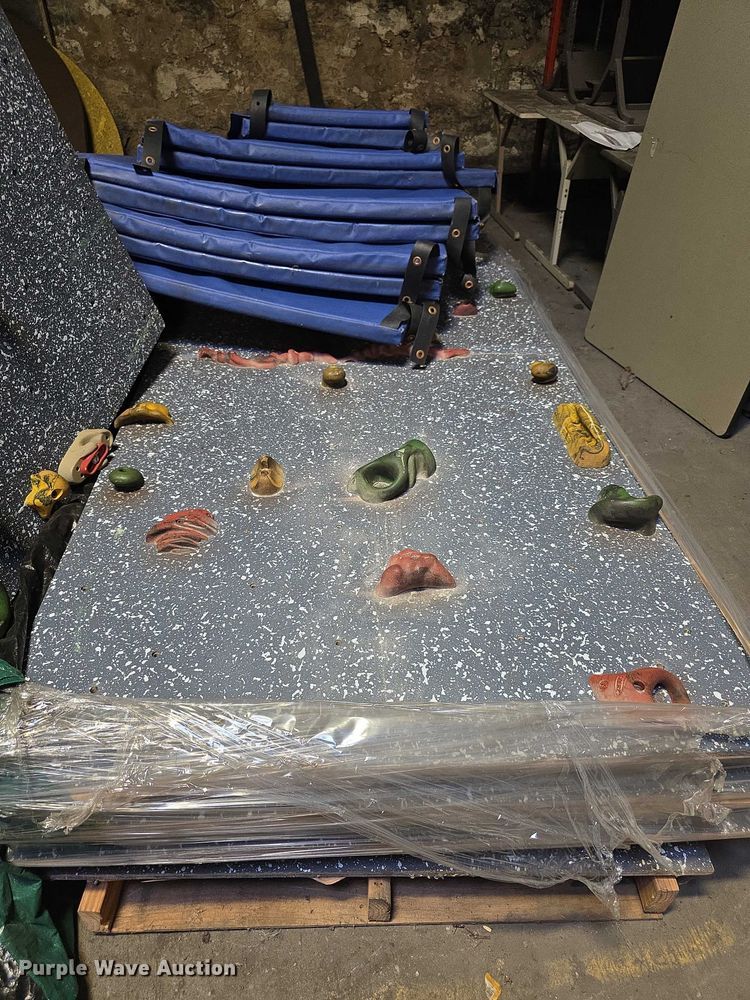 image for item DZ3742 Climbing wall