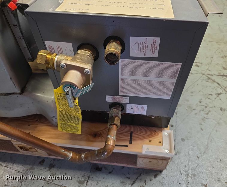 image for item DZ3747 Hatco C12 water heater booster