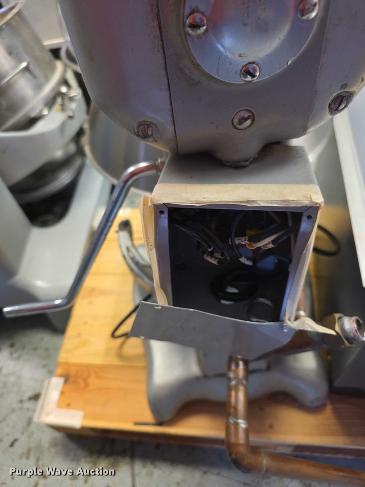 image for item DZ3748 Hobart A200 mixer