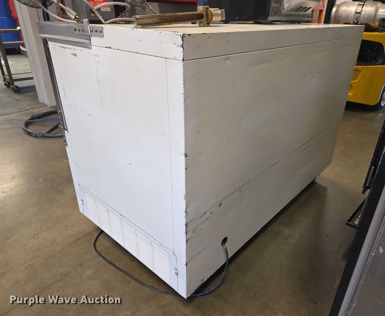 image for item DZ3751 (2) coolers