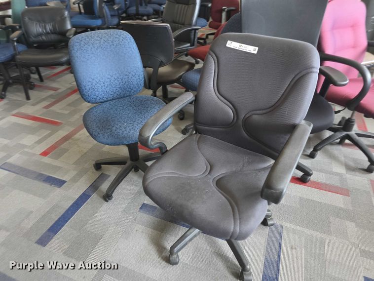 image for item DZ3755 Approximately 38 office chairs