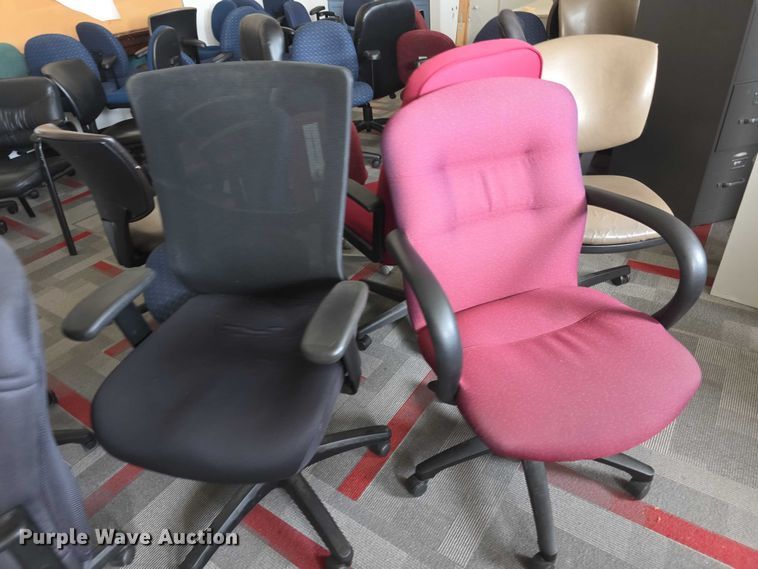 image for item DZ3755 Approximately 38 office chairs
