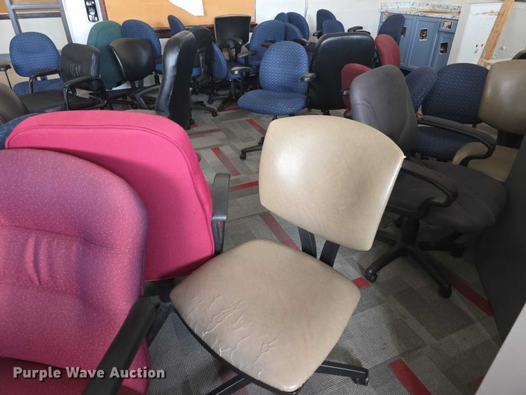 image for item DZ3755 Approximately 38 office chairs