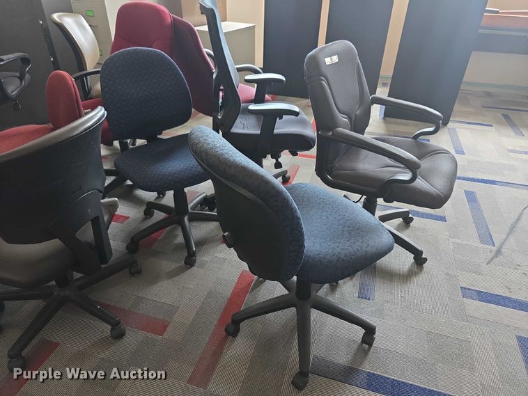 image for item DZ3755 Approximately 38 office chairs