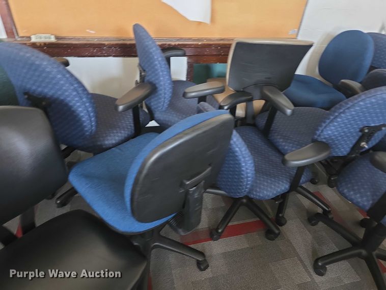 image for item DZ3755 Approximately 38 office chairs