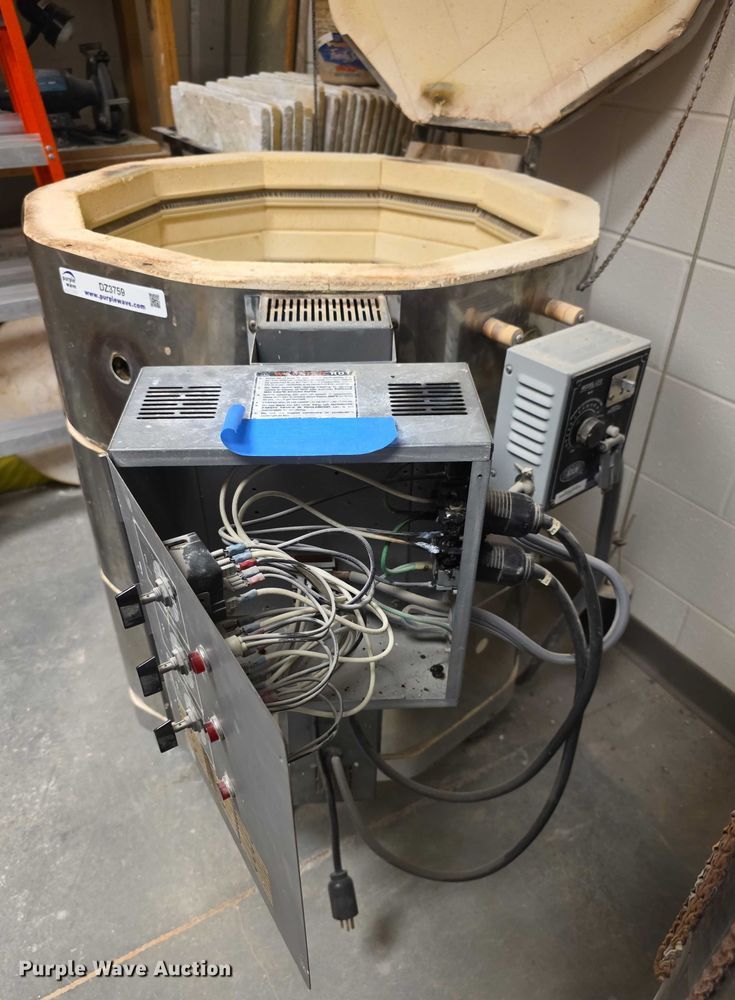 image for item DZ3759 L&L J230VHD kiln