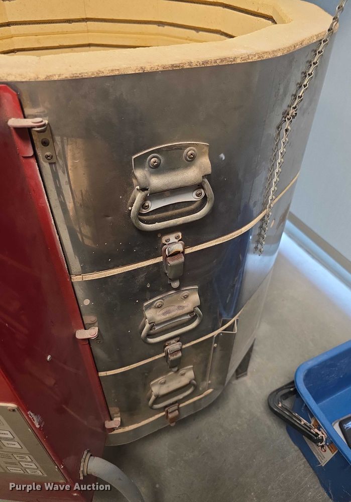 image for item DZ3760 Skutt automatic km1227 kiln