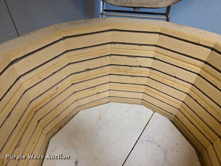 image for item DZ3760 Skutt automatic km1227 kiln