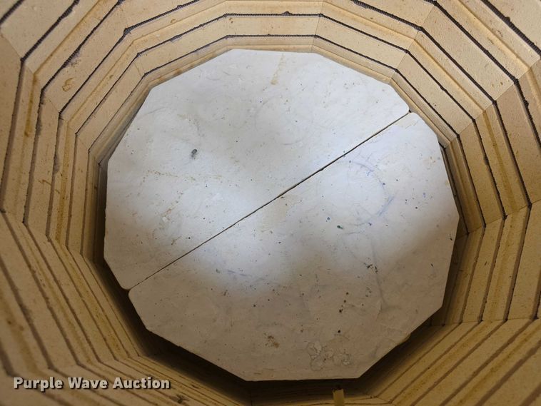 image for item DZ3760 Skutt automatic km1227 kiln