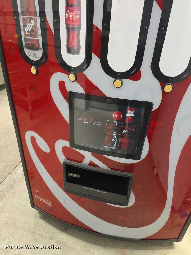 image for item DZ3776 Coca Cola 8-slotted soda machine RVCC6608 vending machine