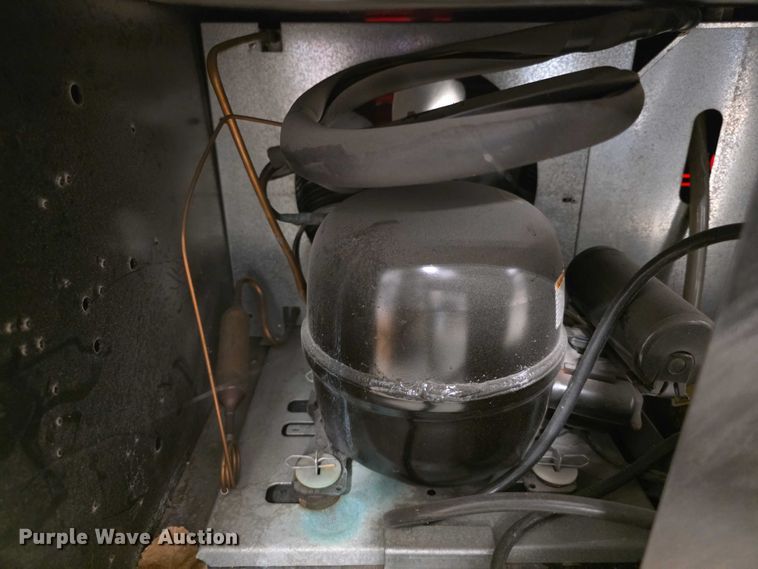 image for item DZ3776 Coca Cola 8-slotted soda machine RVCC6608 vending machine