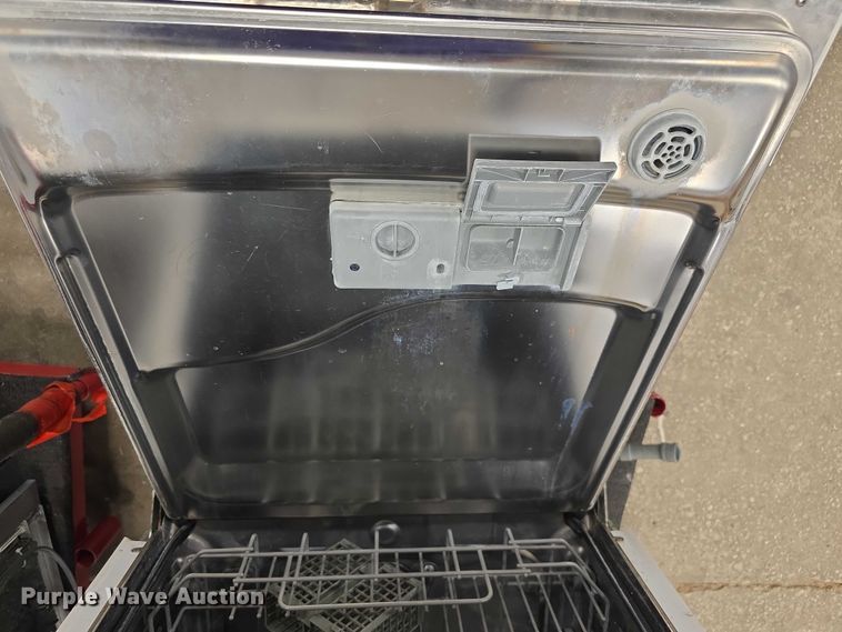 image for item DZ3779 (2) Whirlpool dishwashers
