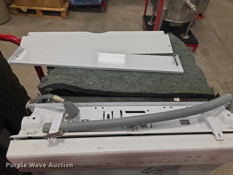 image for item DZ3779 (2) Whirlpool dishwashers