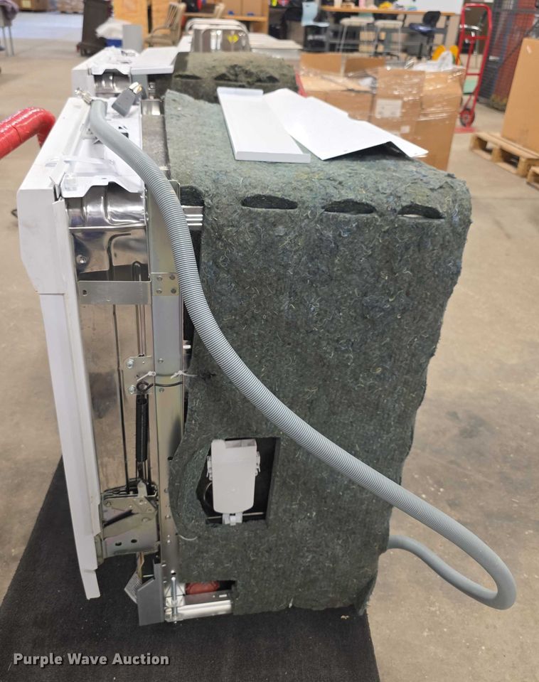 image for item DZ3779 (2) Whirlpool dishwashers