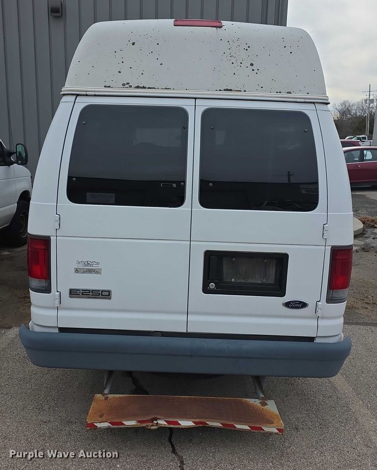 image for item DZ3787 2008 Ford E250 van