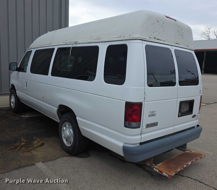 image for item DZ3787 2008 Ford E250 van