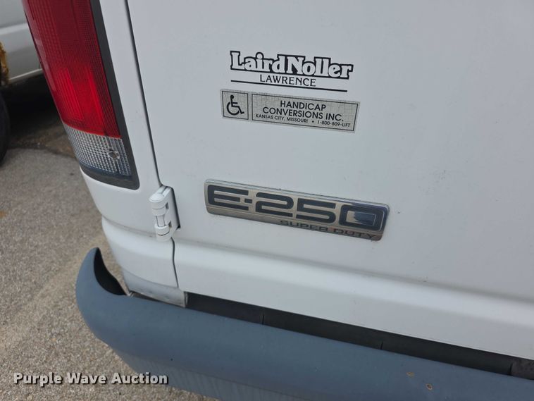 image for item DZ3787 2008 Ford E250 van